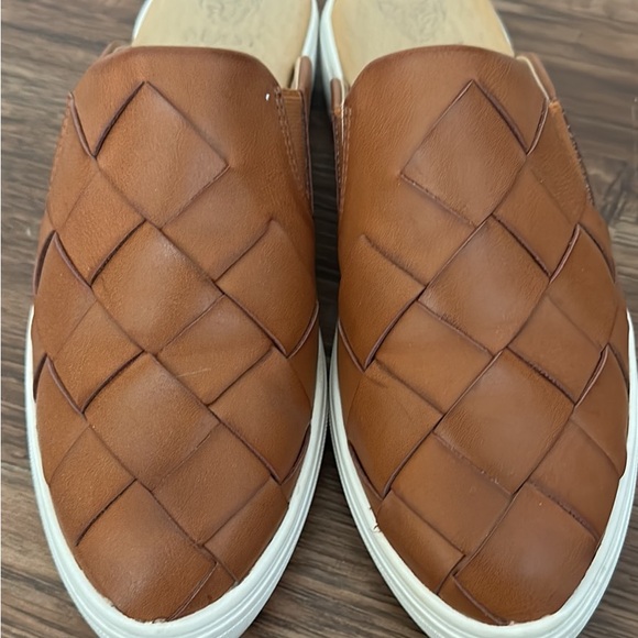 Beast flats - Picture 3 of 3